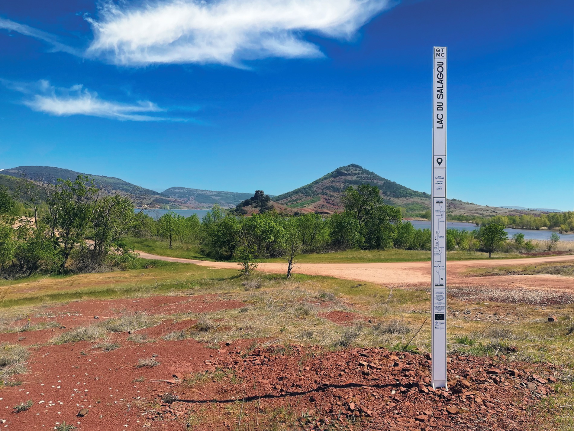 Grande-Traversee-Massif-Central-Parcours-VTT-signaletique