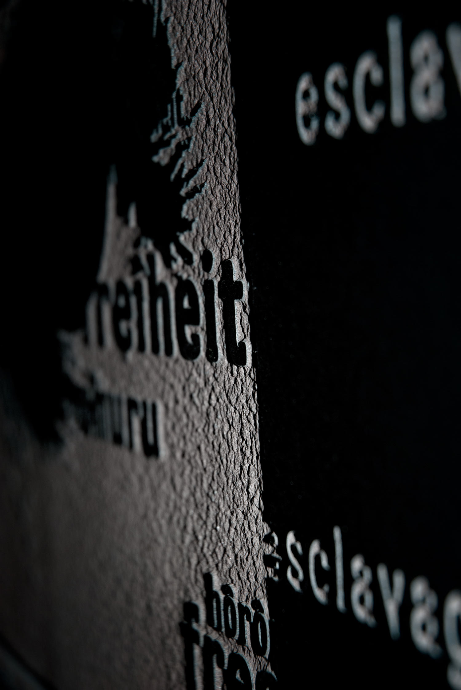 Memorial_lave_emaillee_sablee_serigraphie