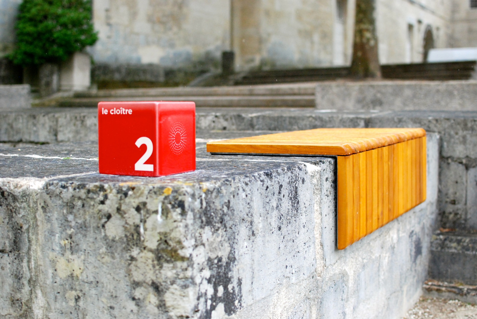 Abbaye_aux_dames_signaletique_jalonnement_touristique_lave_emaillee