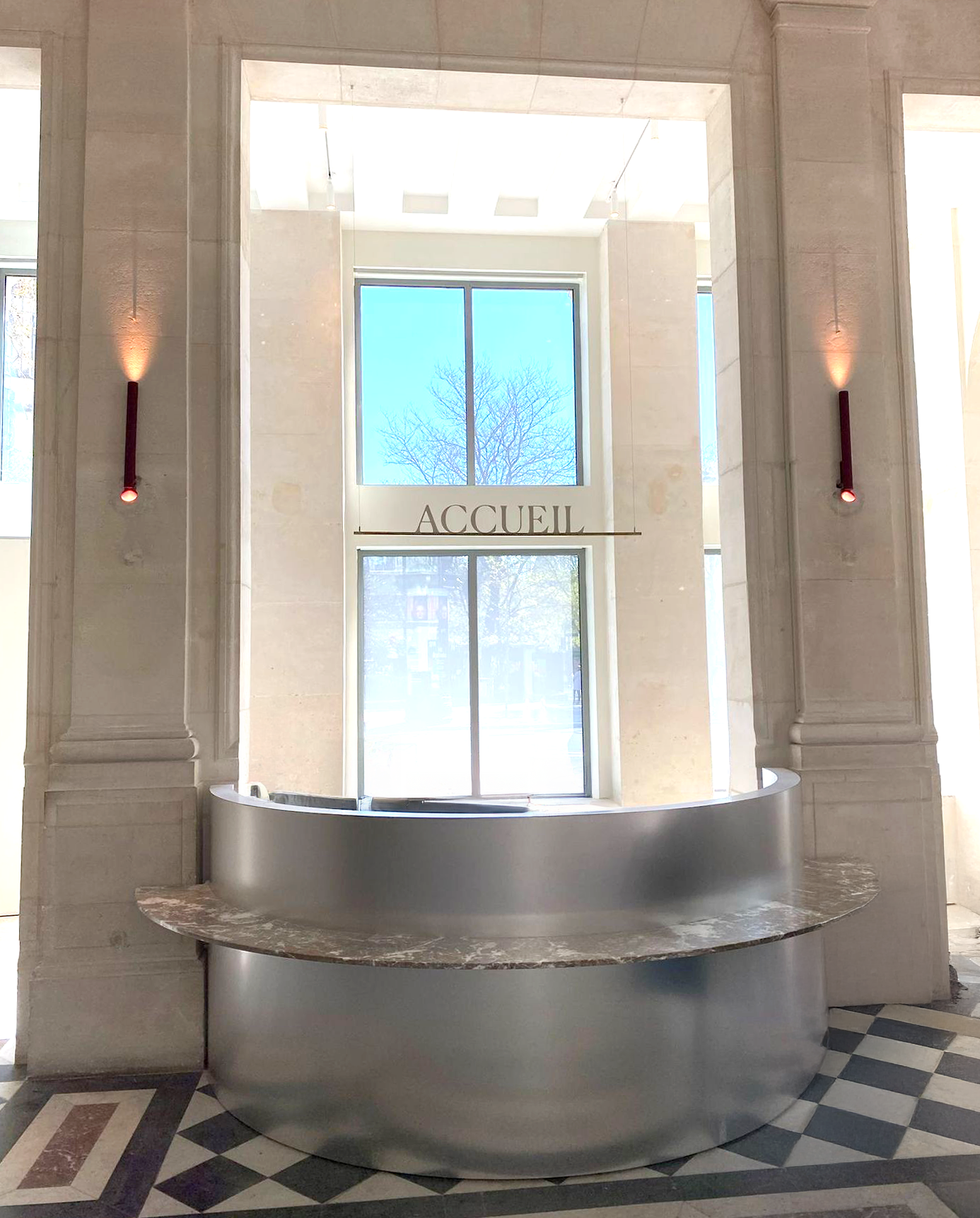 accueil-signalétique-sur-mesure-Chambre des notaires de Paris.webp