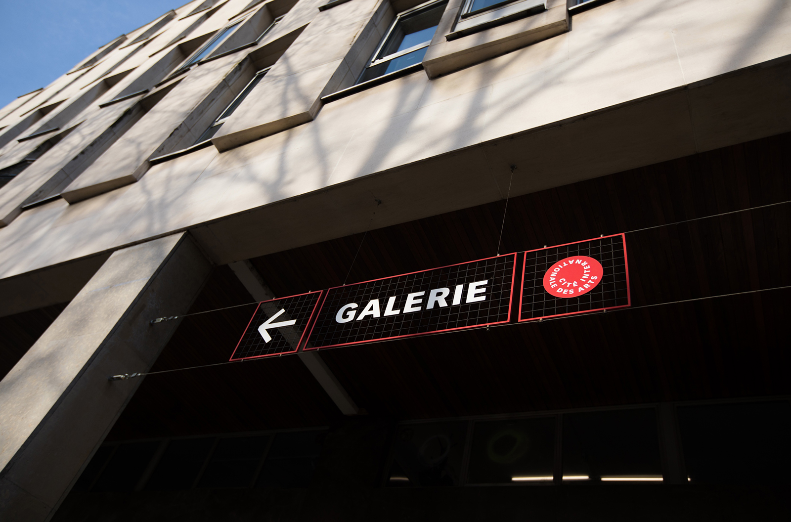 Cite-Internationale-des-arts-paris-signaletique-exterieure