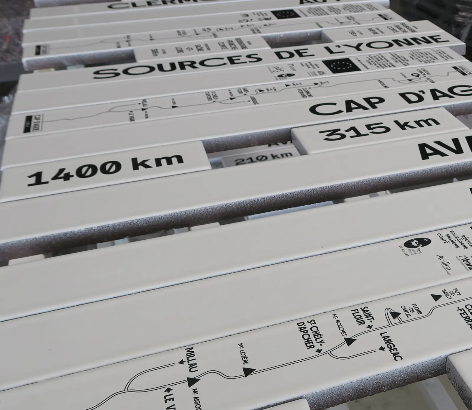 Emaillierte Lavasteine.webp