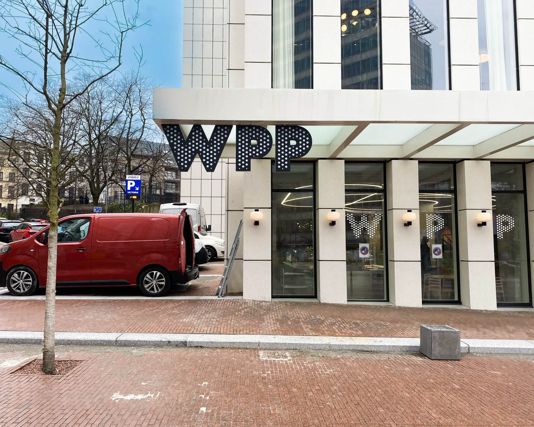 enseigne lumineuse.webp