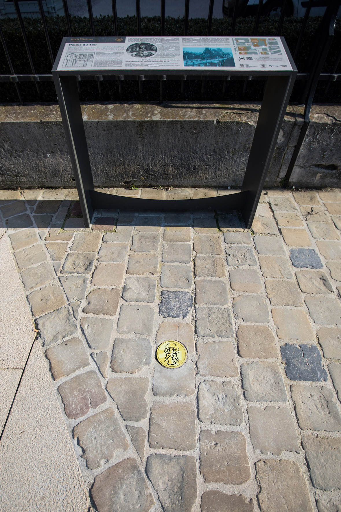 grand-reims-signaletique-lave-emaillee-jalon