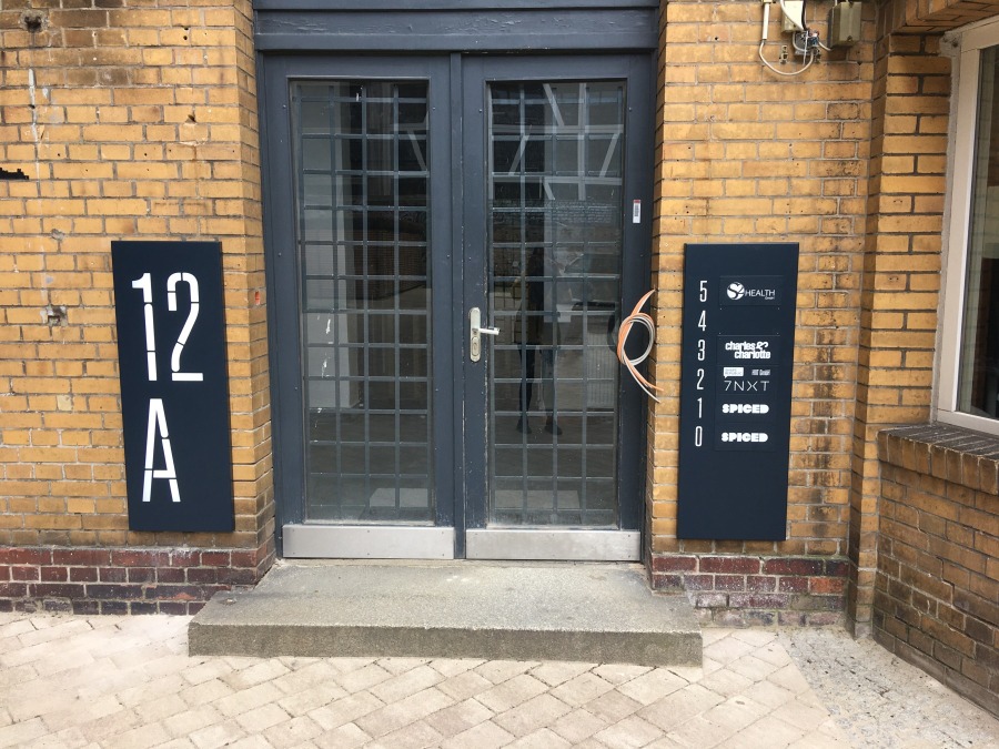 Hausnummern Schilder.JPG