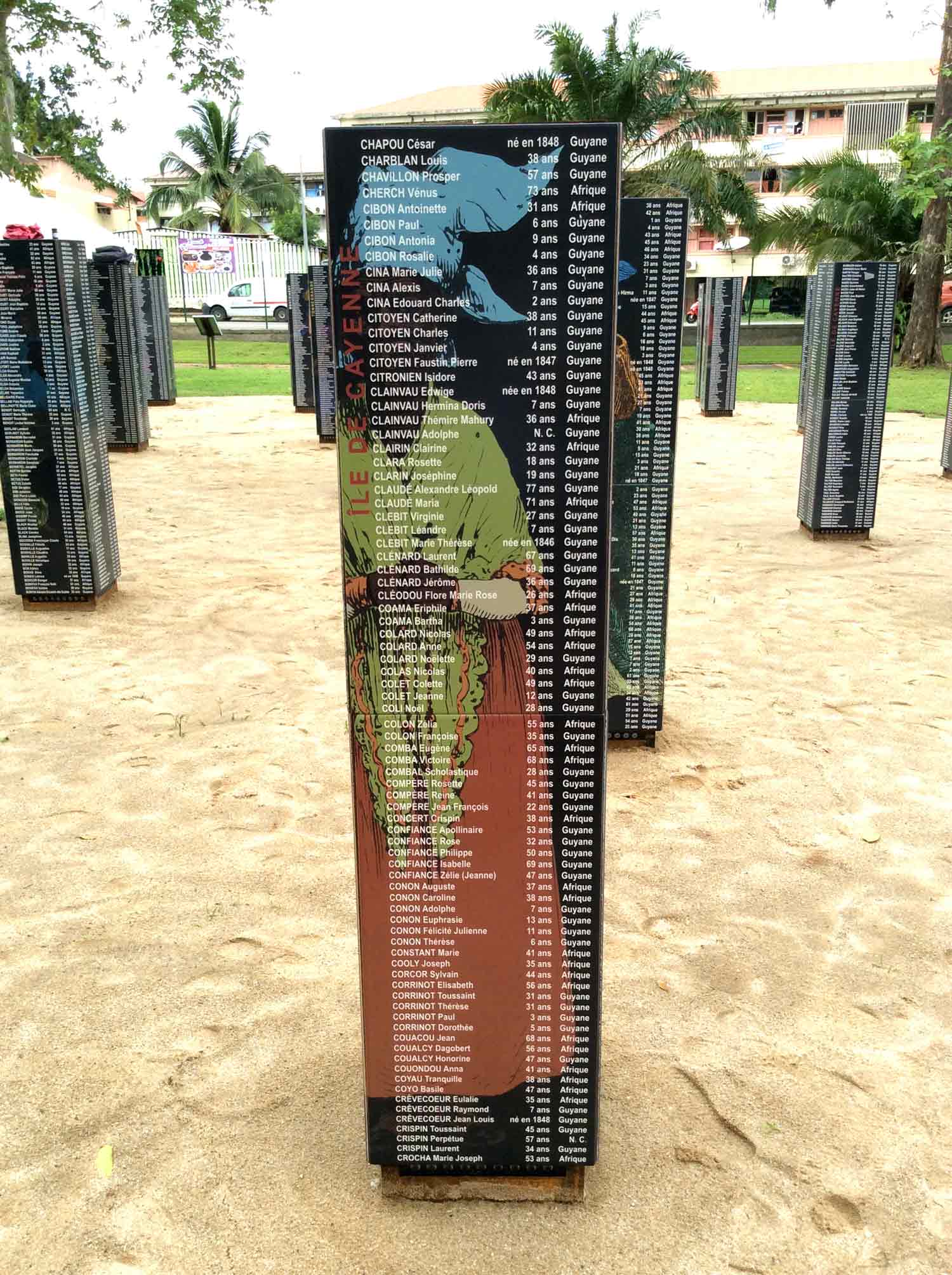 lave emaillee acier corten memorial totem