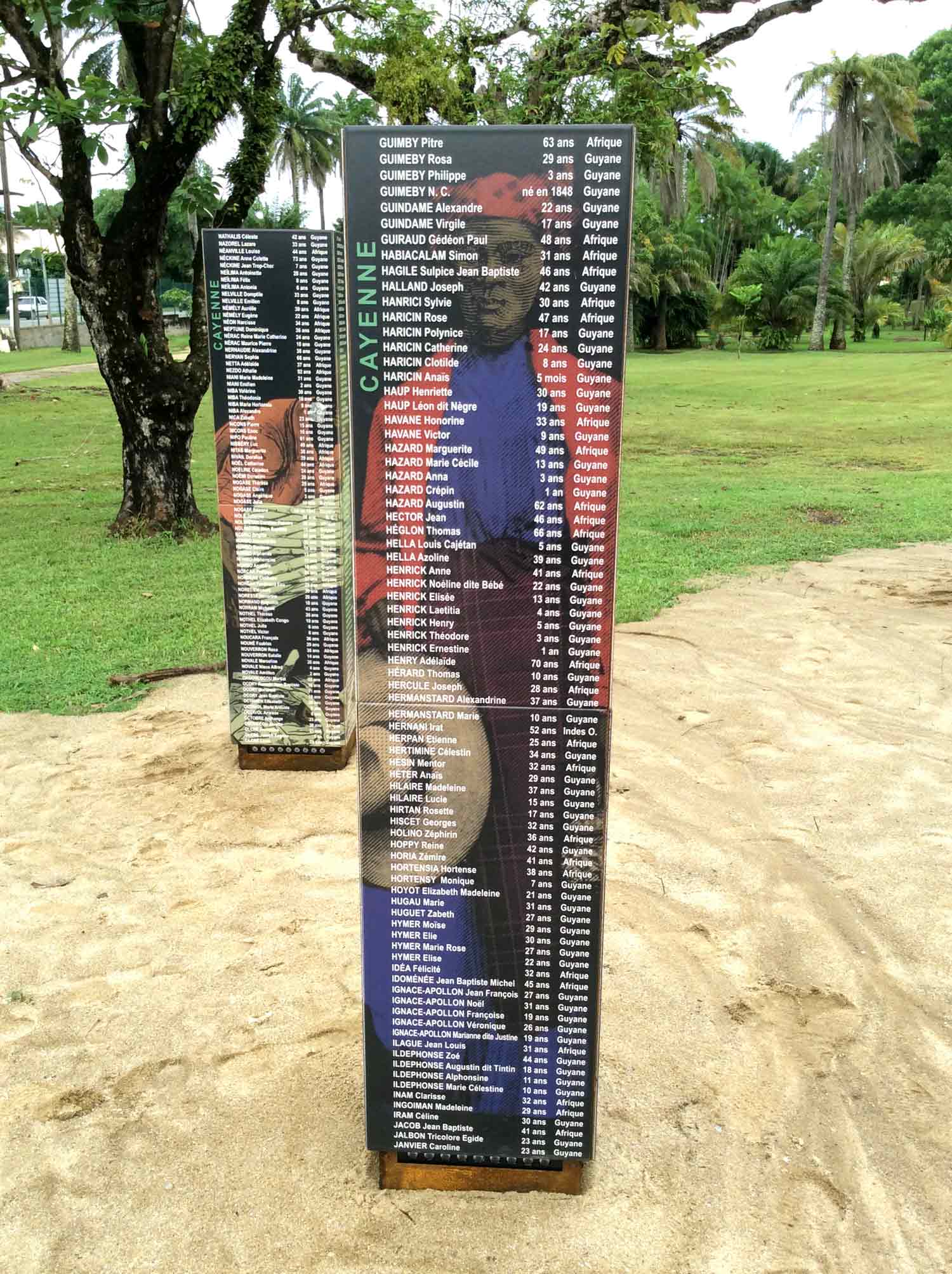 lave emaillee acier corten memorial totem