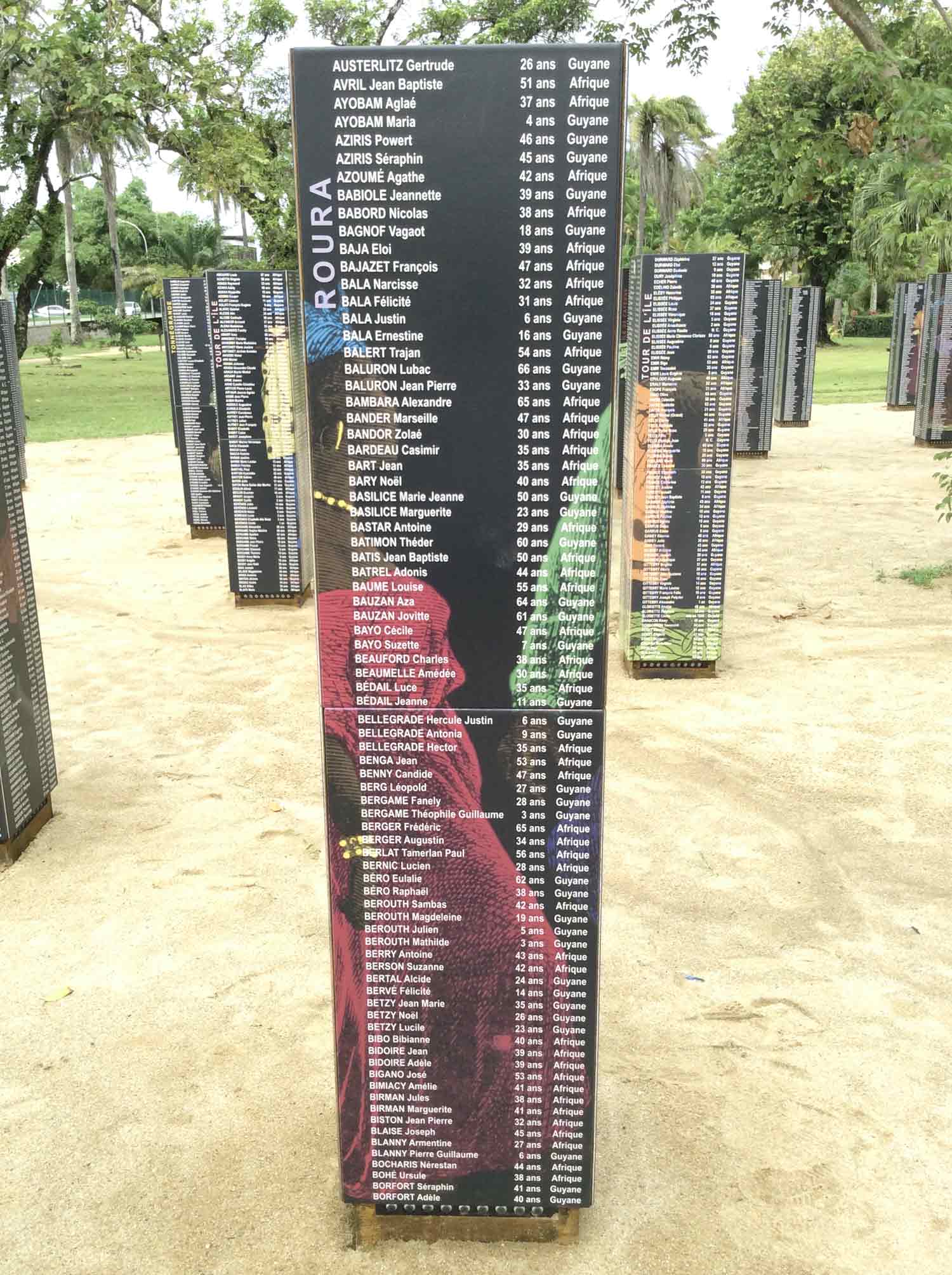 lave emaillee acier corten memorial totem