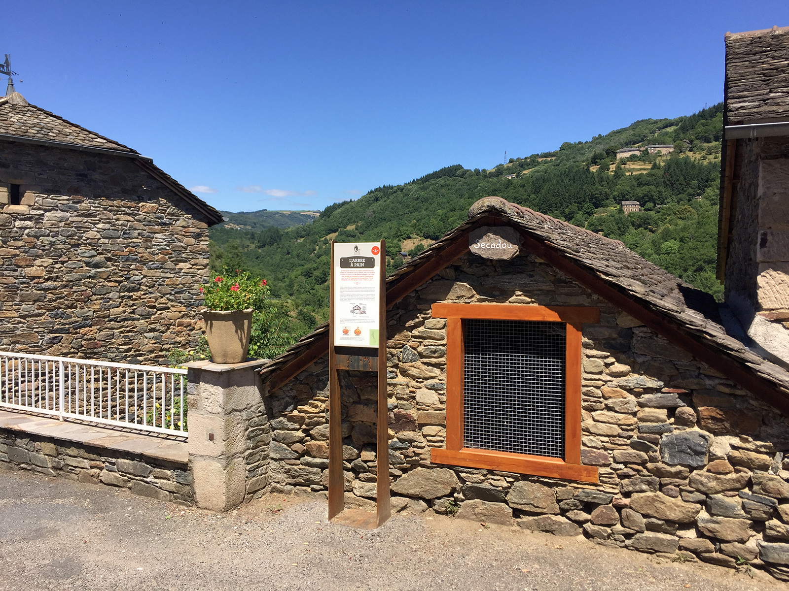 parc-naturel-grands-causses-signaletique-touristique