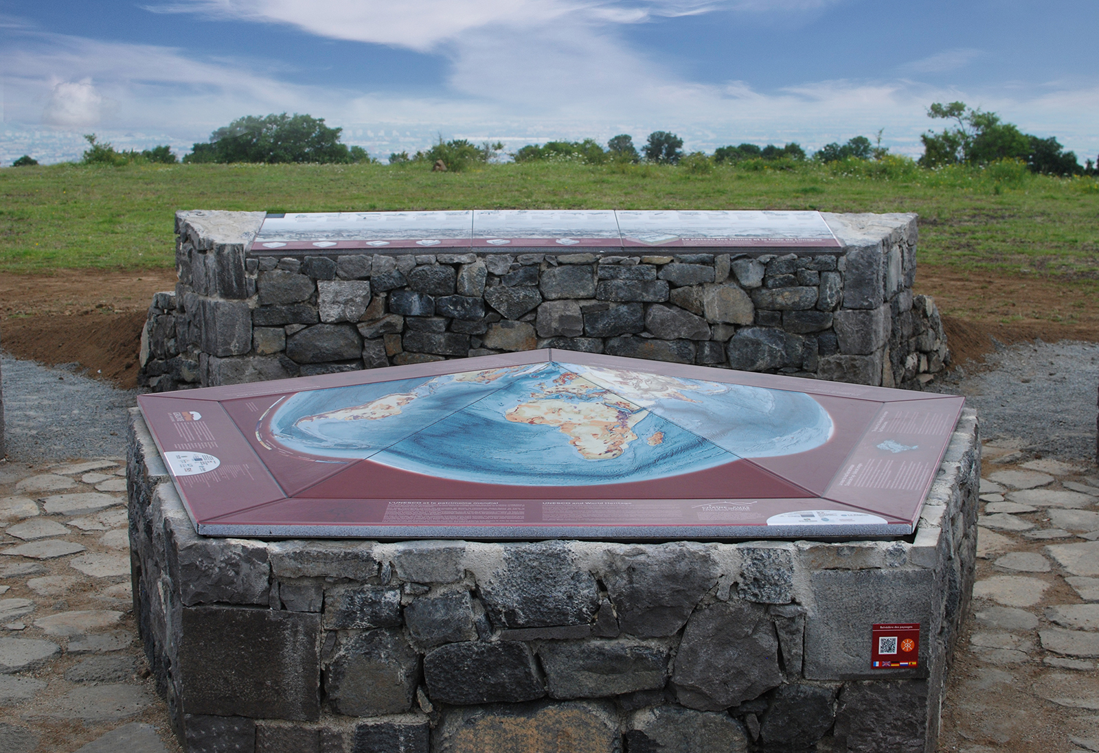 Plateau-de-Gergovie-signaletique-patrimoine