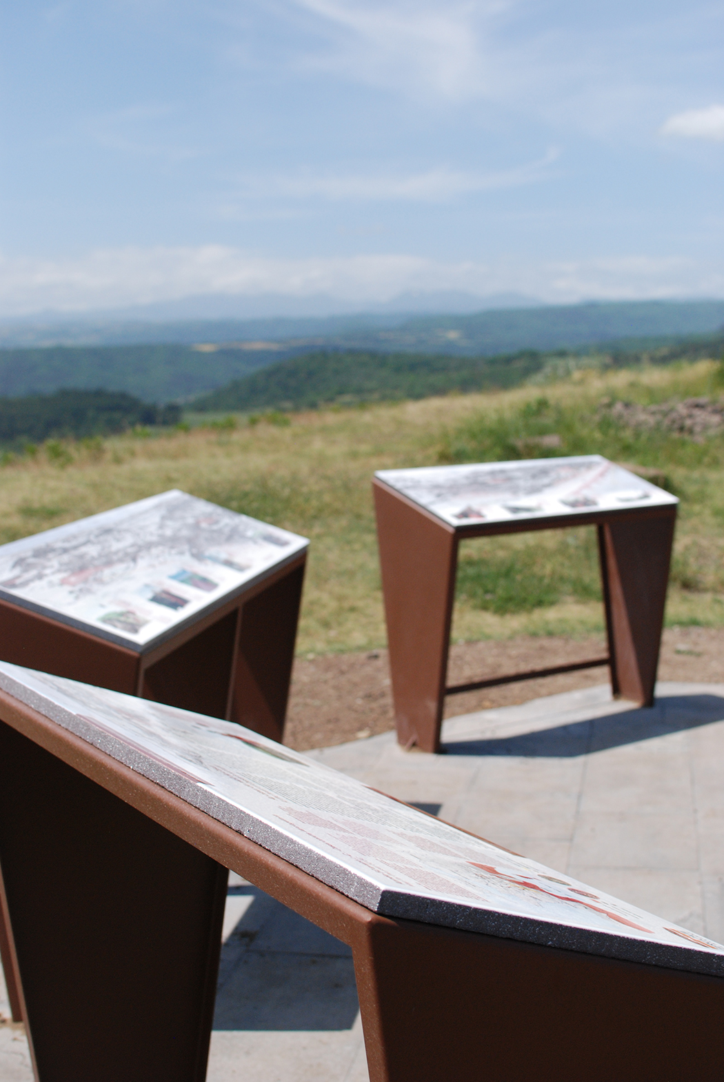 Plateau-de-Gergovie-signaletique-patrimoine
