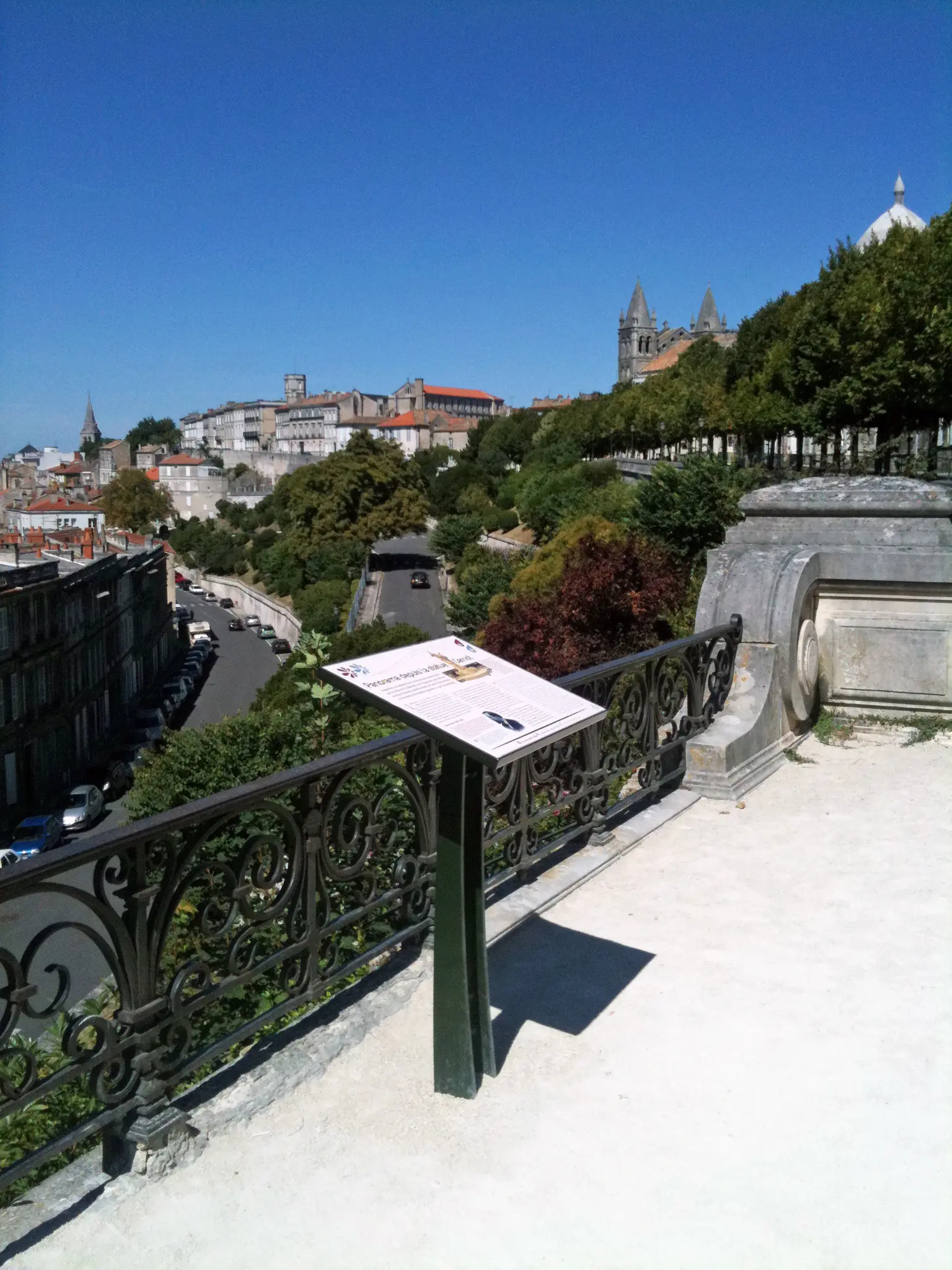 pupitre artcorps - signalétique patrimoine.webp