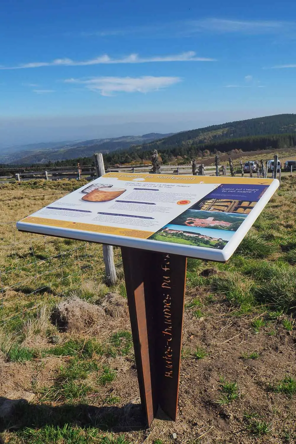 pupitre en lave émaillée pour un parcours de patrimoine