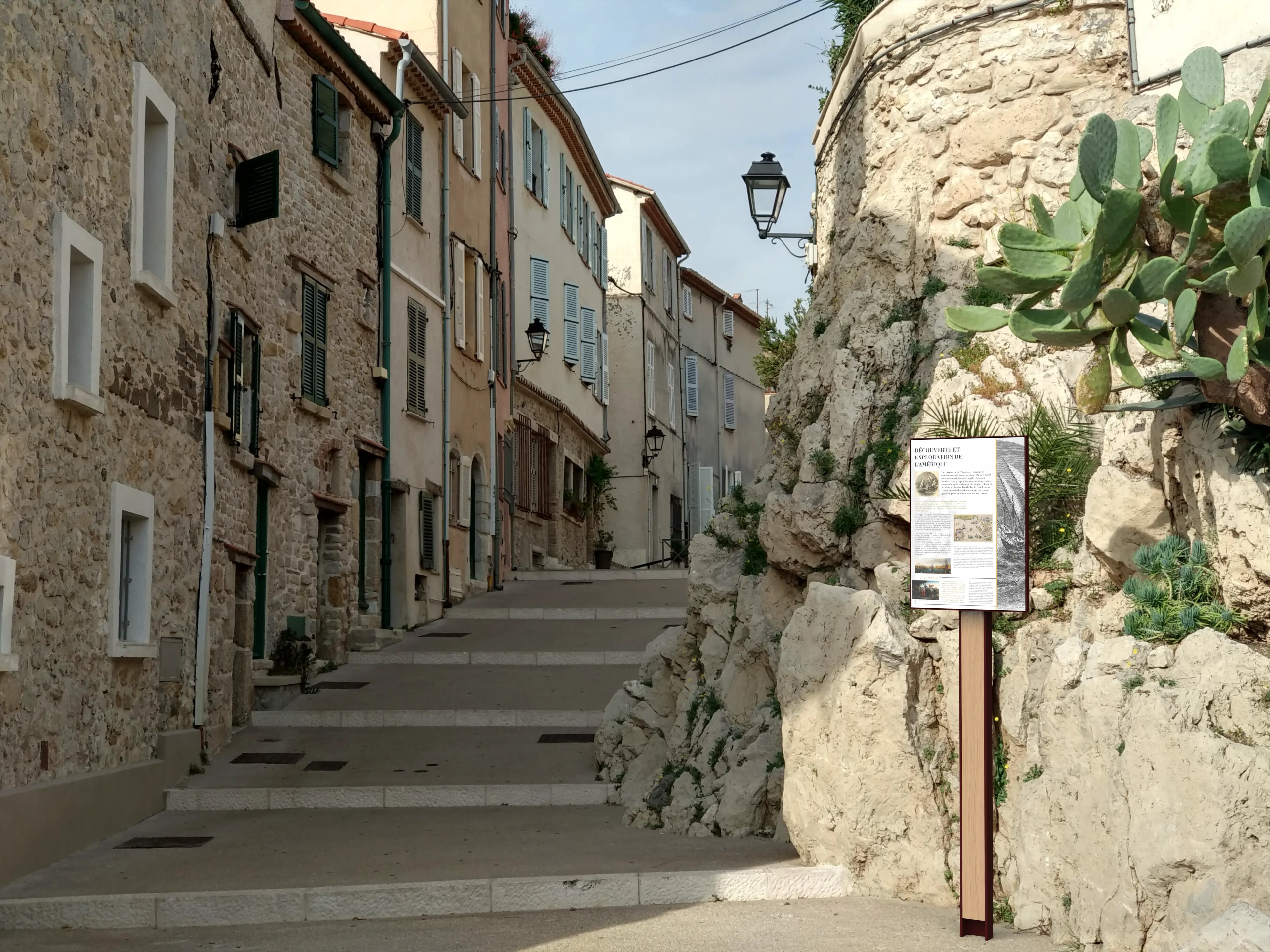 ROBIN - Totem en ville..webp