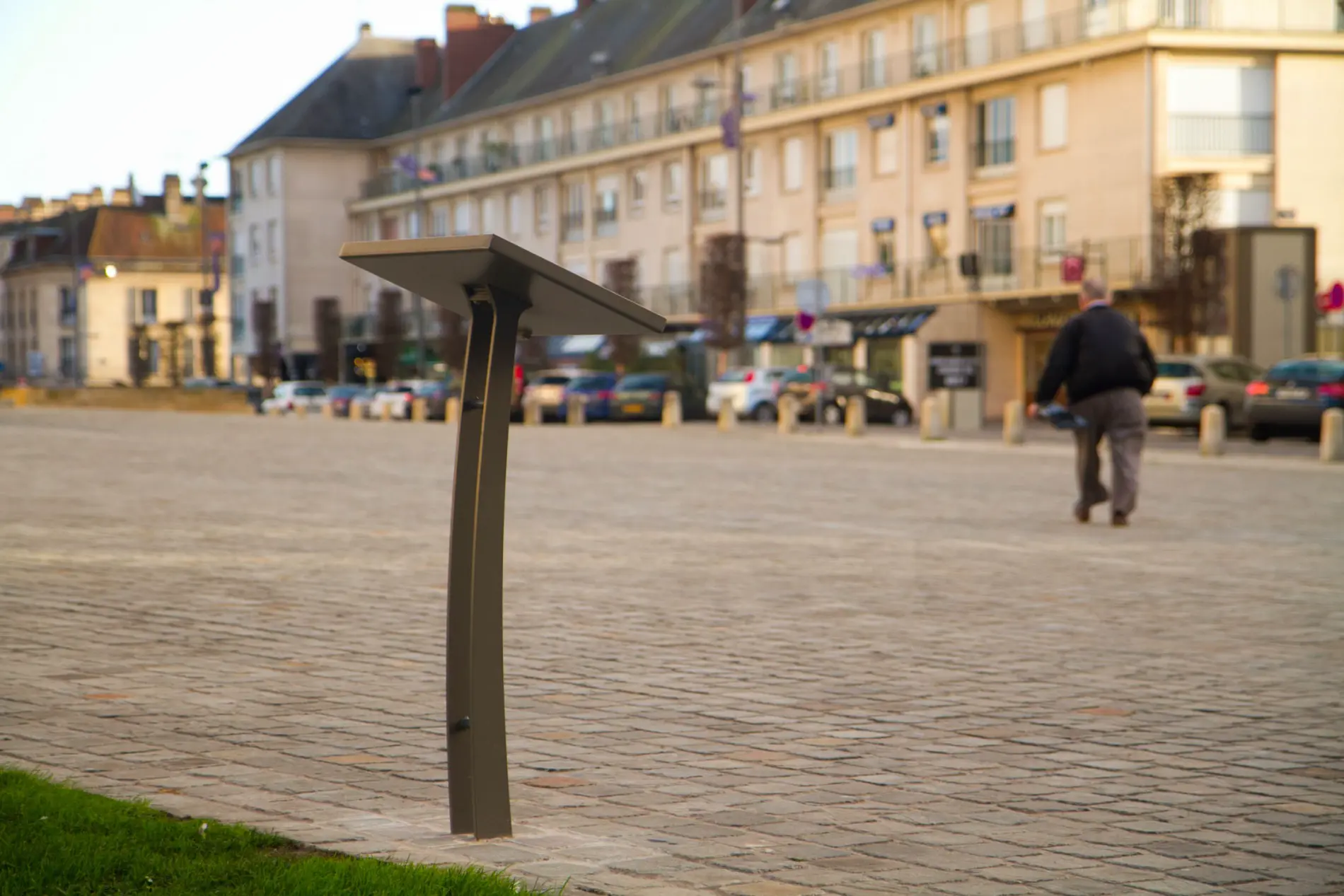 Signalétique du patrimoine urbain en lave émaillée.webp