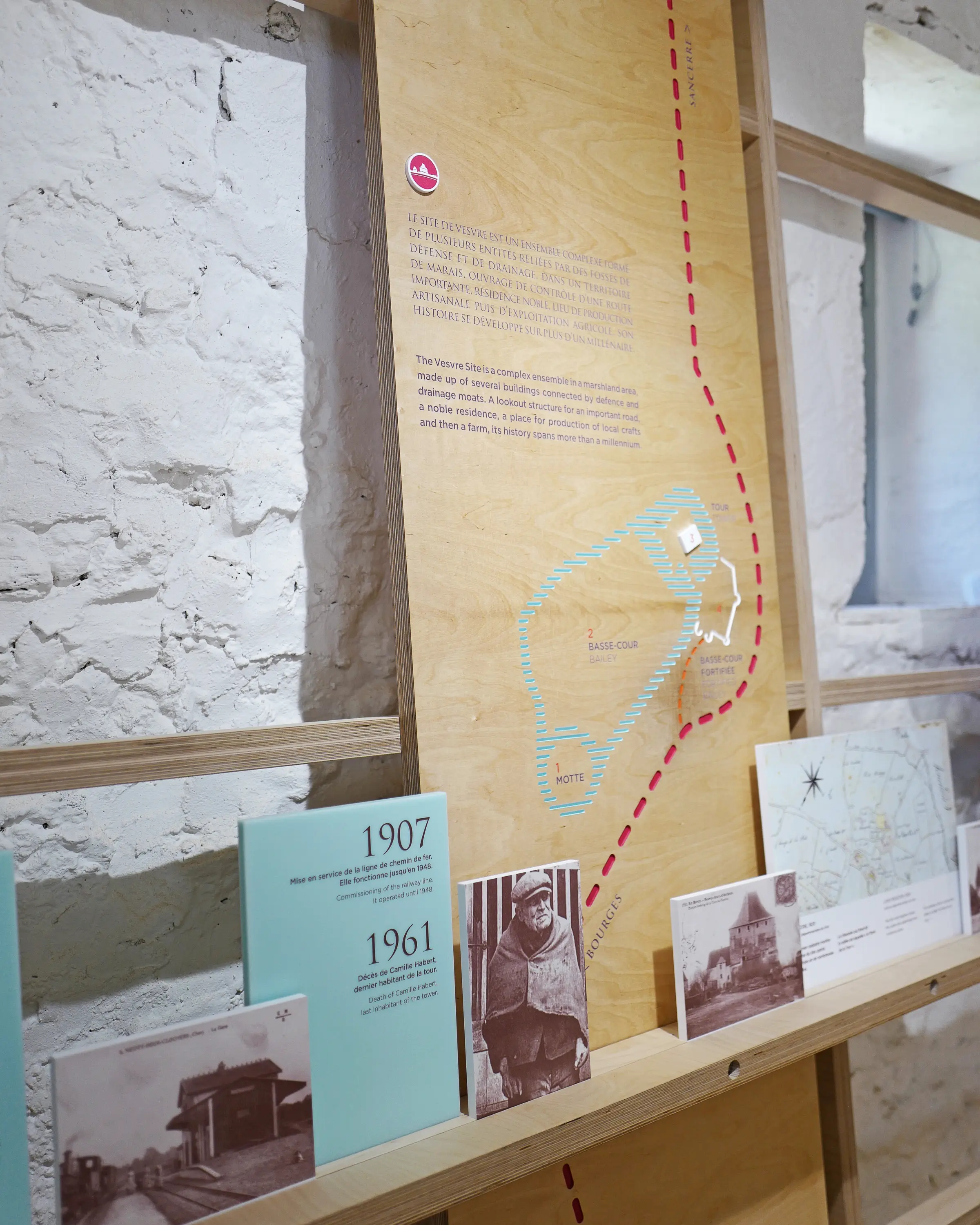 Signalétique intérieur - Carte en bois 4.webp