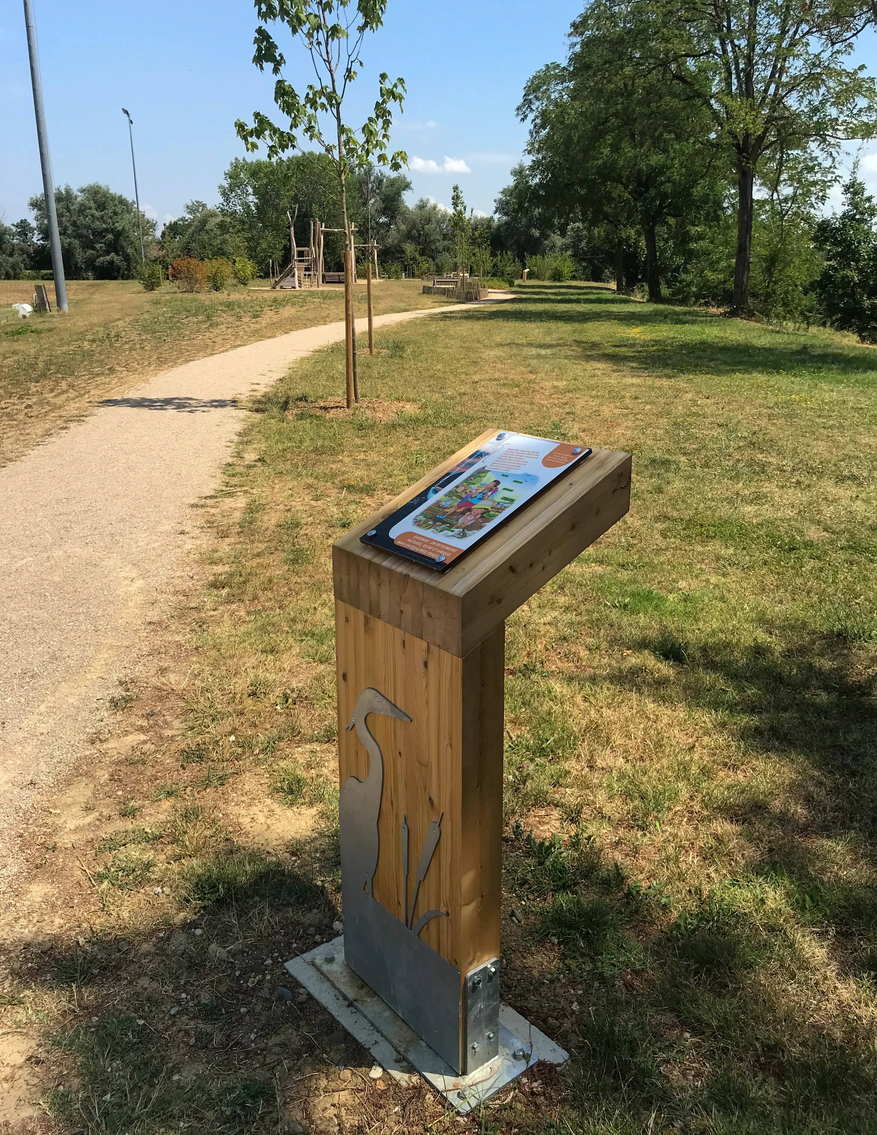 Signalétique jalonnement en bois 11.webp
