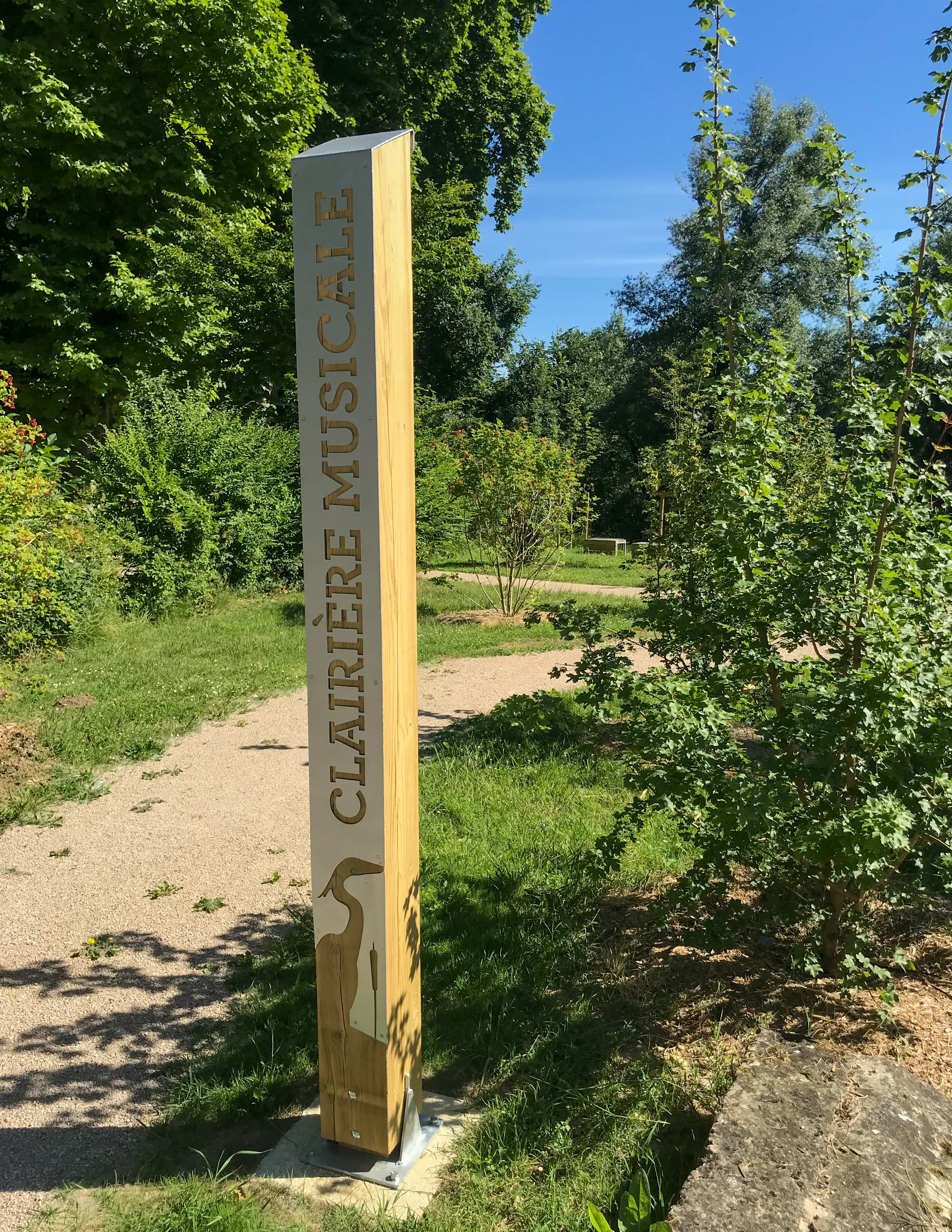 Signalétique jalonnement en bois 5.webp