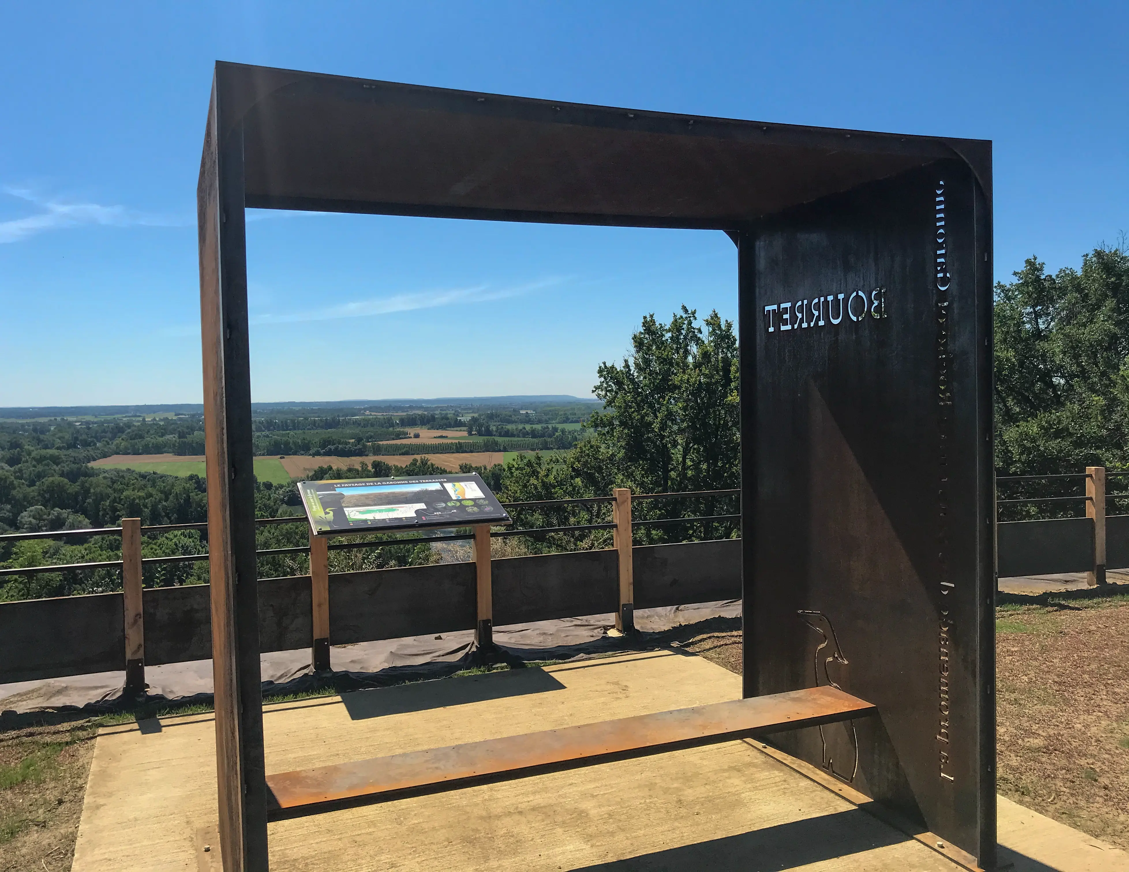 Signalétique jalonnement en bois 8.webp