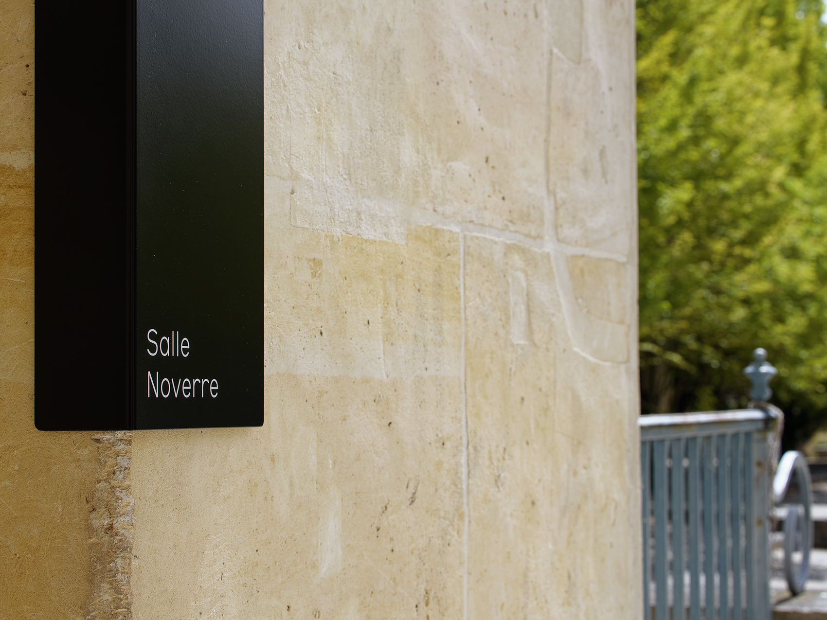 Signaletique_d_angle_en_aluminium