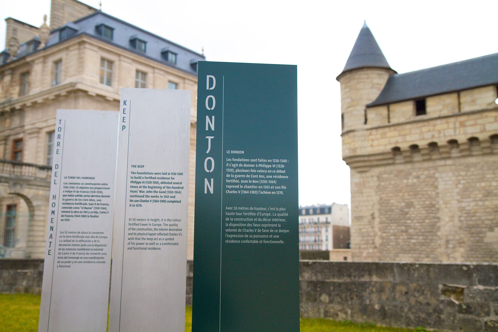 signaletique_patrimoniale_touristique_totems_musee_inox.3