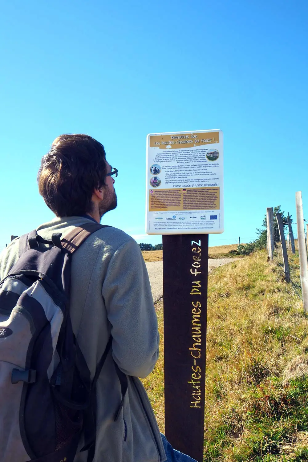 totem en lave émaillée et acier corten