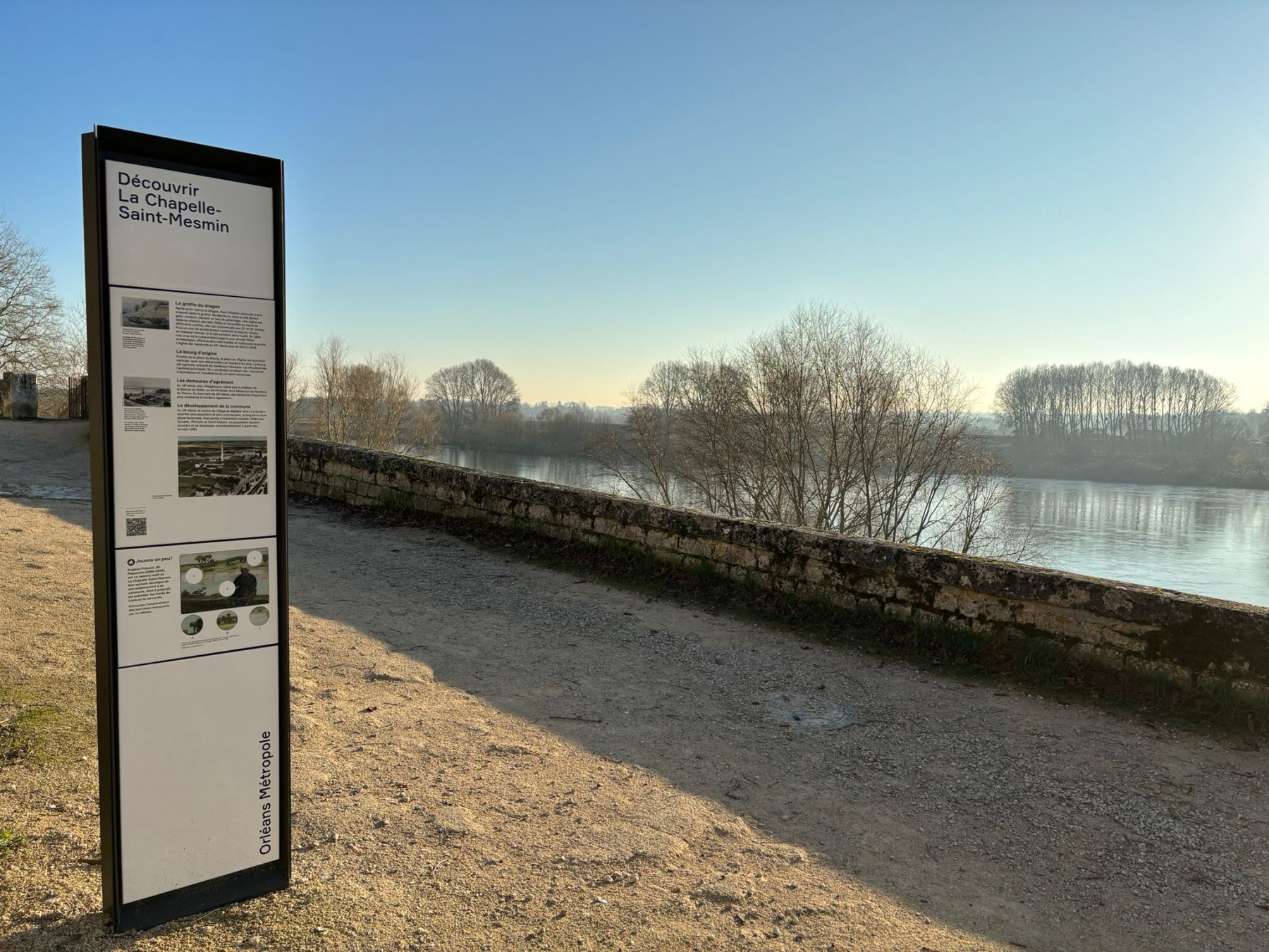 Totem Schild Orléans.jpg